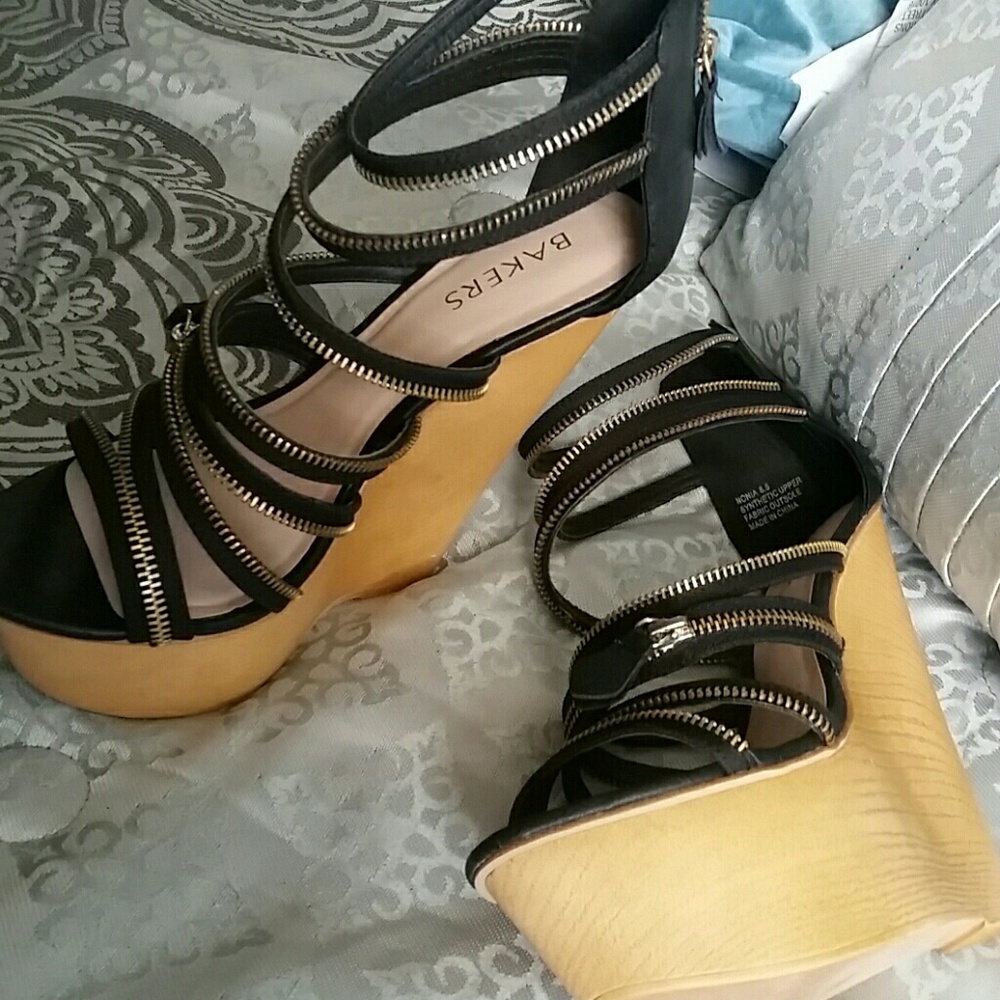 SexY Bakers Wedge Sandals